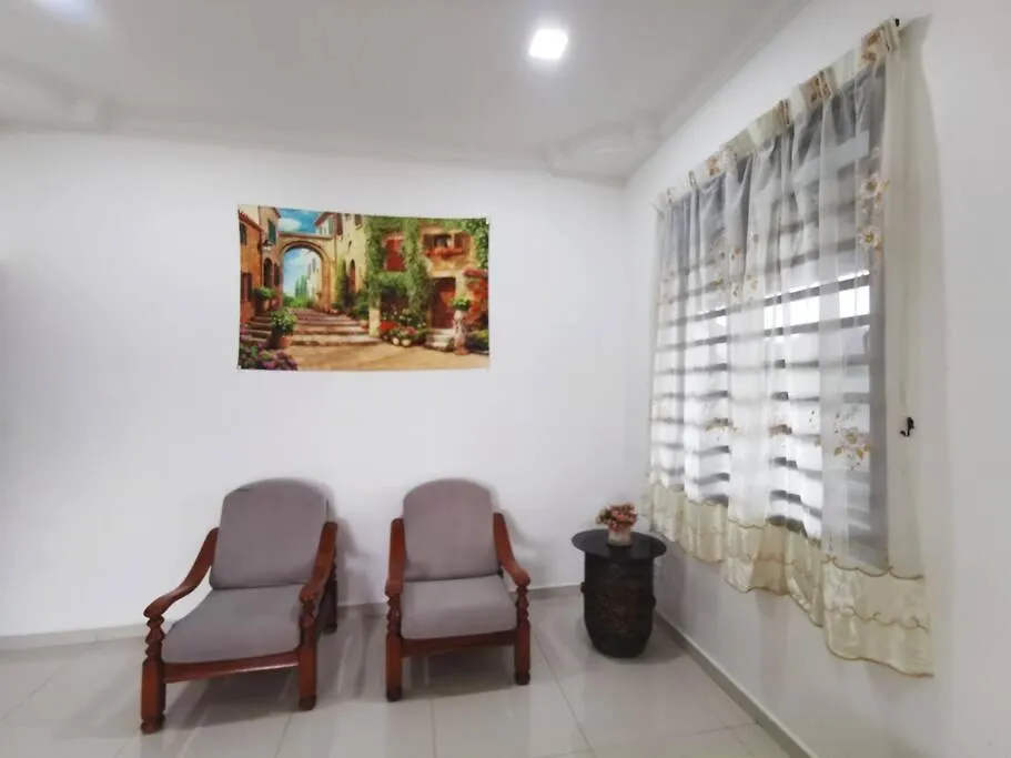 Ipoh Stadium 1Min/Wahkeongpark Simee 18Pax Bungalow Cottage 0*,  Malaysia